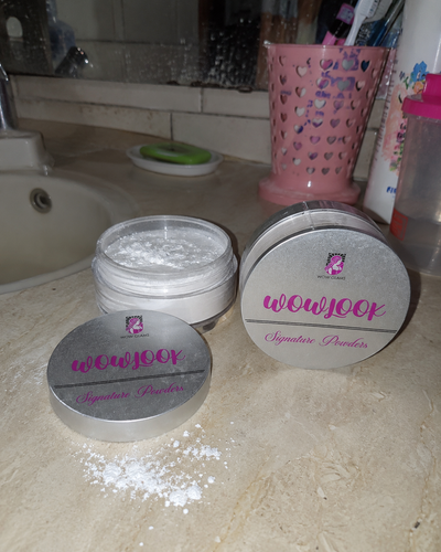 Customer review photo for WOWLOOK Colorless Loose Powder | Makeup Setting Powder