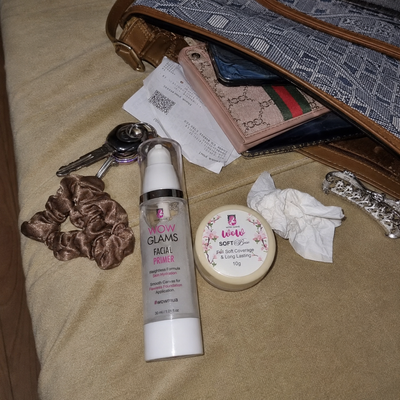 Customer review photo for Wow 38 Shade Handi Base - Matte Foundation
