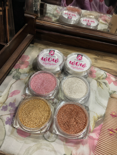 Customer review photo for Wow Highlighter Makeup Deal