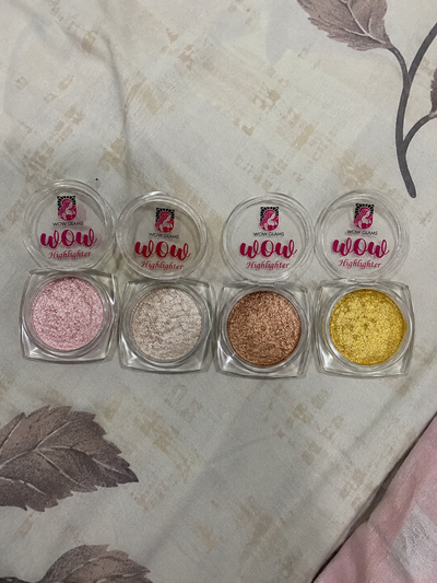 Customer review photo for Wow Highlighter Makeup Deal