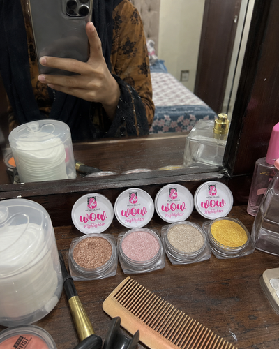 Customer review photo for Wow Highlighter Makeup Deal