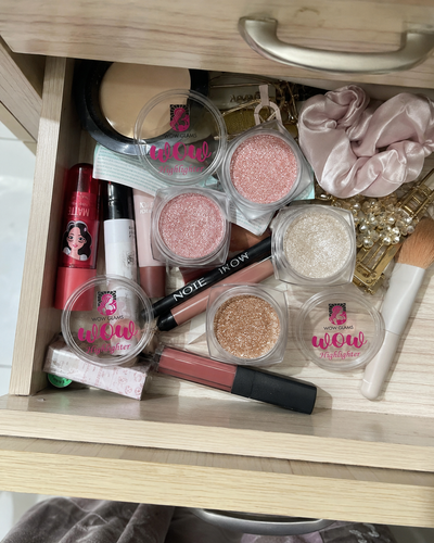 Customer review photo for Wow Highlighter Makeup Deal