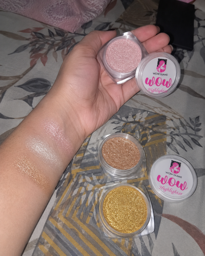 Customer review photo for Wow Highlighter Makeup Deal