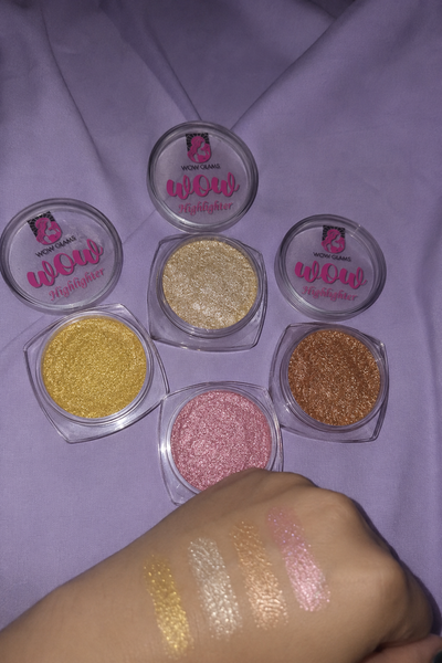Customer review photo for Wow Highlighter Makeup Deal