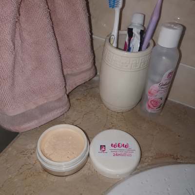 Customer review photo for Wow F2 Shade Powder Foundation – Mineral Base Makeup